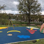 pavimentazione anti urto per bambini in parco giochi a terranuova bracciolini arezzo
